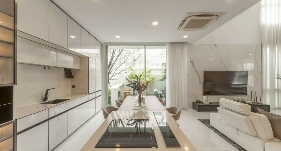 Casa en venta de 4 habitaciones en Bueng Kum, Bangkok
