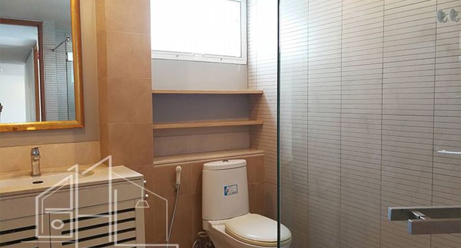 For rent 3 bedrooms condo in Watthana, Bangkok