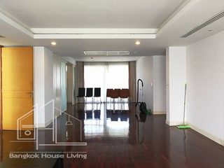 For rent 3 bedrooms condo in Watthana, Bangkok