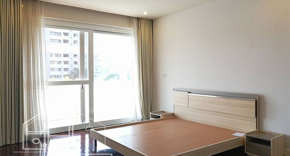 For rent 3 bedrooms condo in Watthana, Bangkok