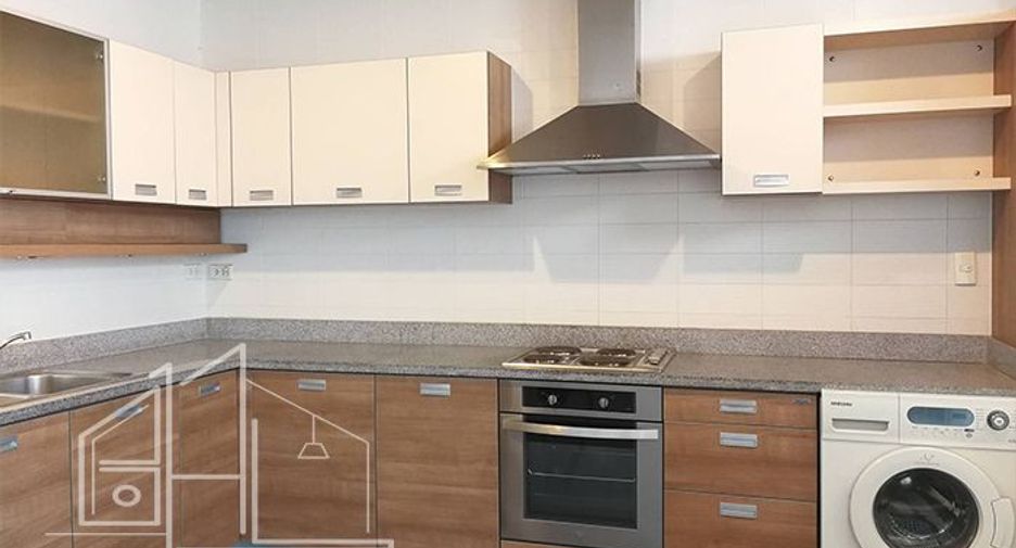 For rent 3 bedrooms condo in Watthana, Bangkok