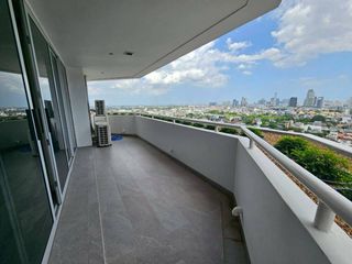 For rent 4 bedrooms condo in Watthana, Bangkok
