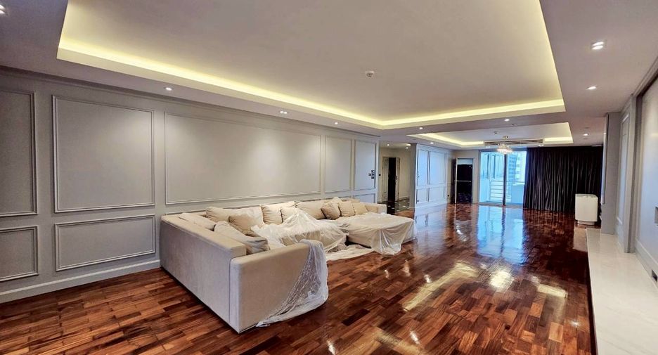For rent 4 bedrooms condo in Watthana, Bangkok