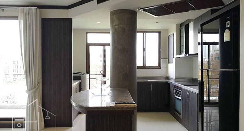For rent 3 bedrooms condo in Watthana, Bangkok