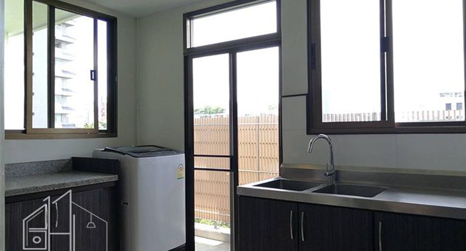 For rent 3 bedrooms condo in Watthana, Bangkok
