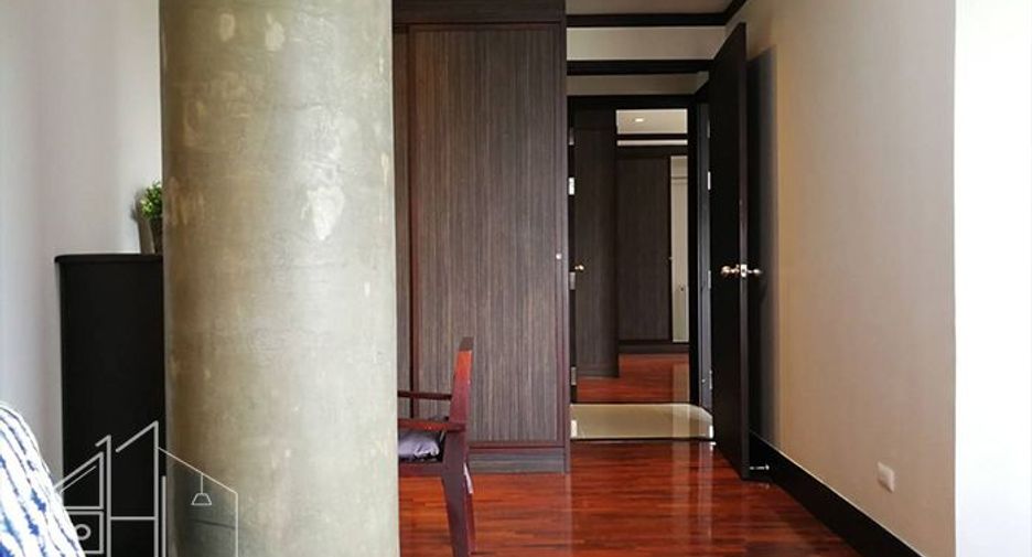 For rent 3 bedrooms condo in Watthana, Bangkok