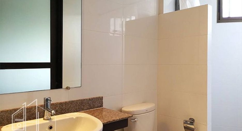 For rent 3 bedrooms condo in Watthana, Bangkok