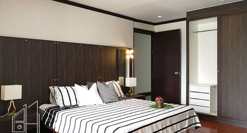 For rent 3 bedrooms condo in Watthana, Bangkok