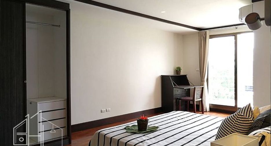 For rent 3 bedrooms condo in Watthana, Bangkok