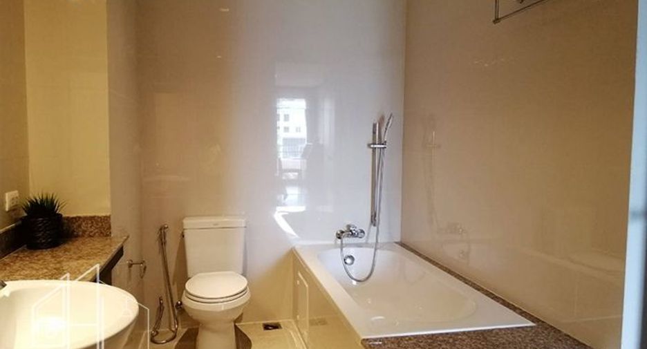 For rent 1 bed condo in Watthana, Bangkok