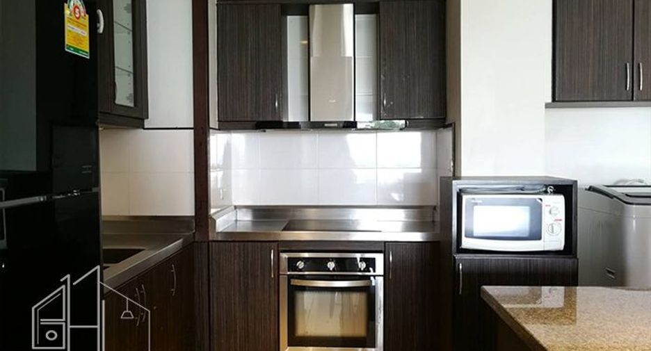 For rent 2 bedrooms apartment in Watthana, Bangkok