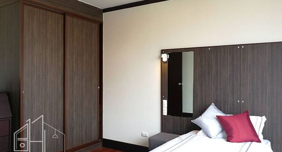 For rent 2 bedrooms apartment in Watthana, Bangkok