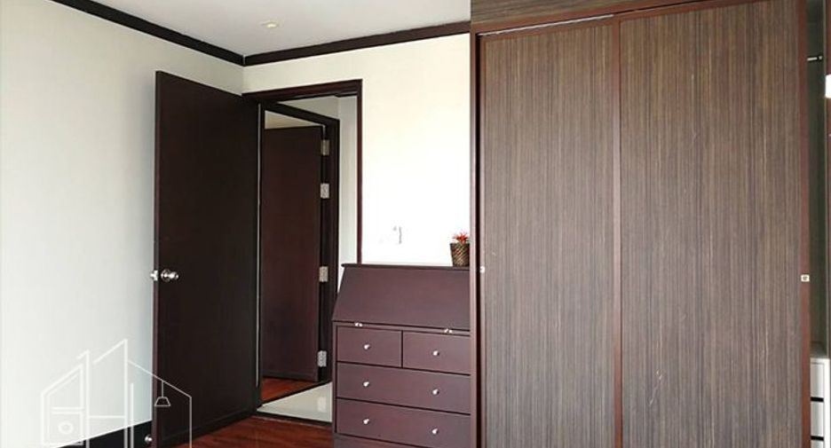 For rent 2 bedrooms apartment in Watthana, Bangkok