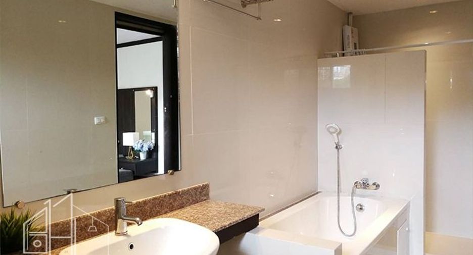 For rent 2 bedrooms apartment in Watthana, Bangkok