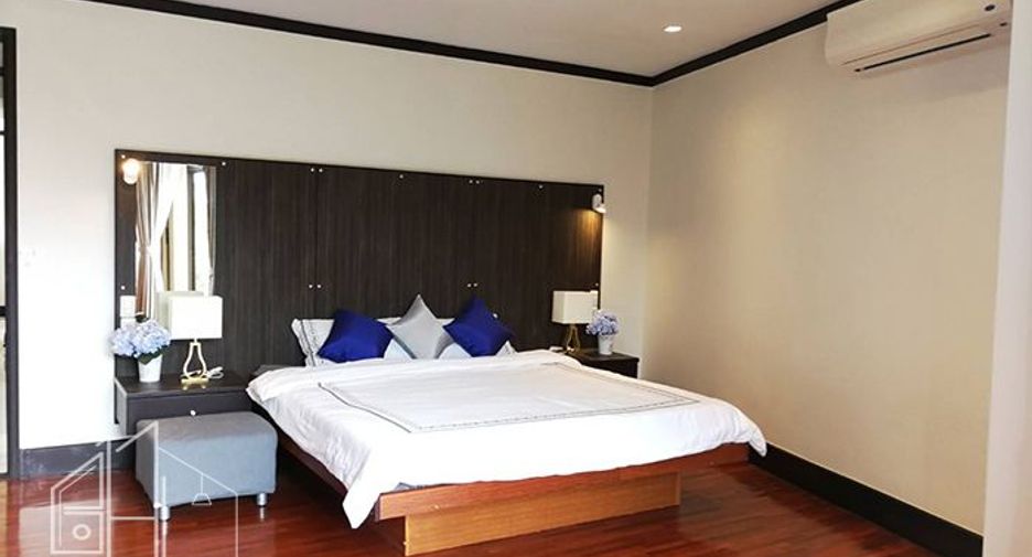 For rent 2 bedrooms apartment in Watthana, Bangkok