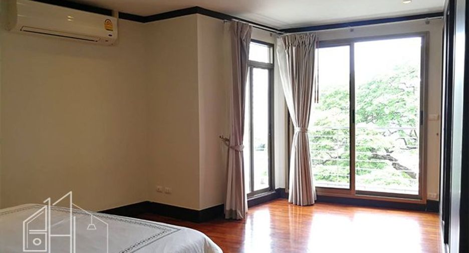 For rent 2 bedrooms apartment in Watthana, Bangkok