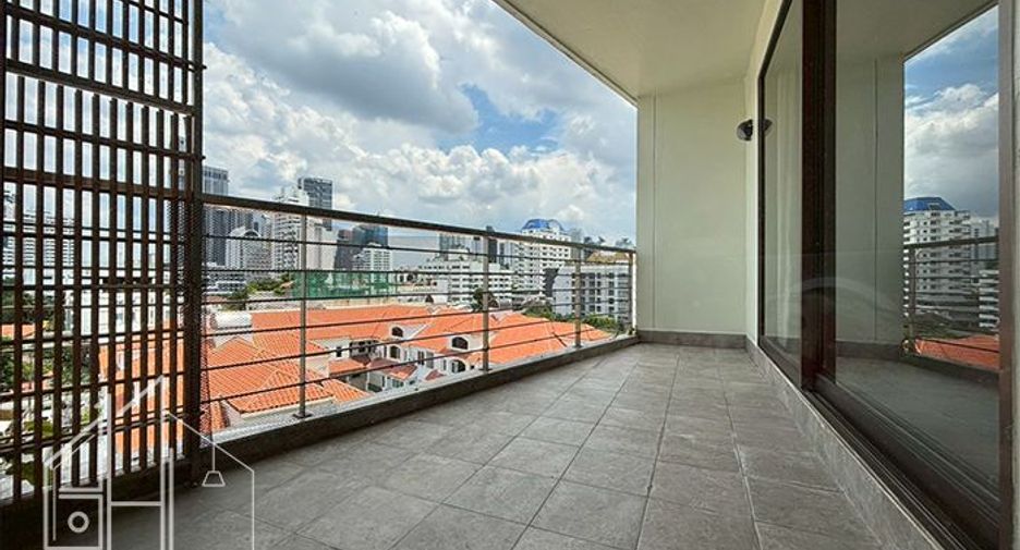 For rent 3 bedrooms condo in Watthana, Bangkok