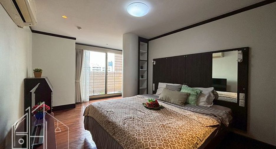 For rent 3 bedrooms condo in Watthana, Bangkok