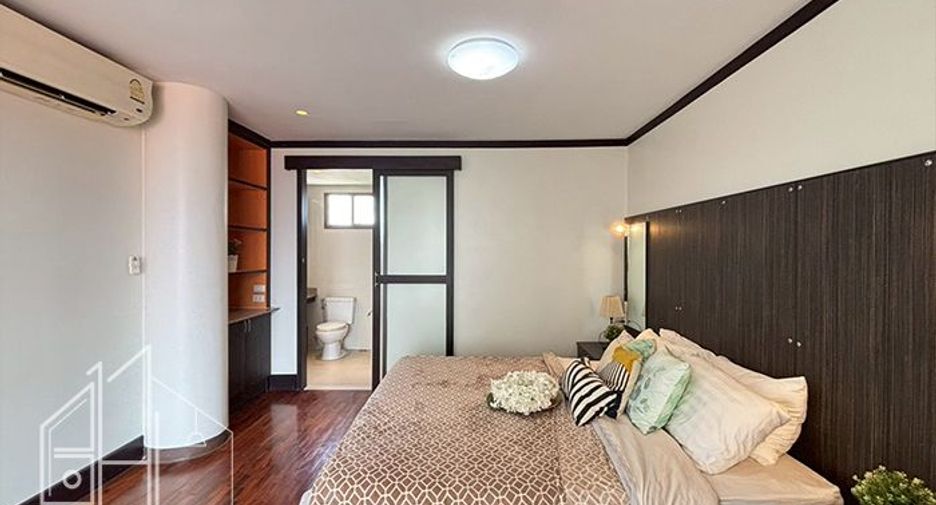 For rent 3 bedrooms condo in Watthana, Bangkok