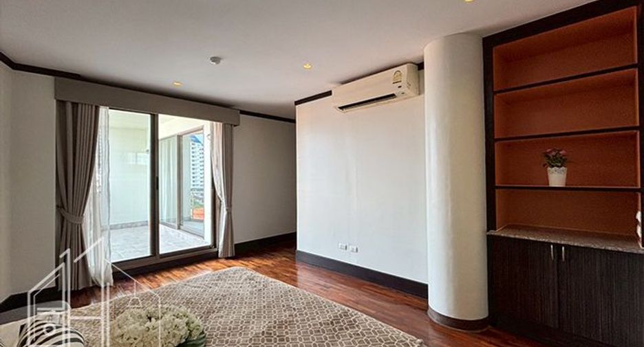 For rent 3 bedrooms condo in Watthana, Bangkok