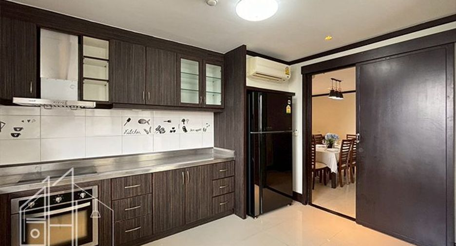 For rent 3 bedrooms condo in Watthana, Bangkok
