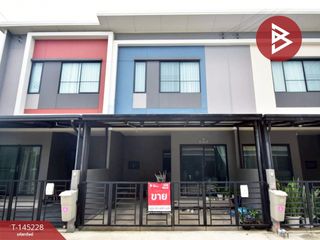 Casa adosada en venta de 3 habitaciones en Phra Samut Chedi, Samut Prakan