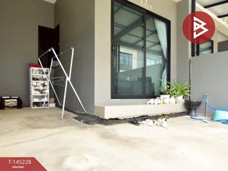 Casa adosada en venta de 3 habitaciones en Phra Samut Chedi, Samut Prakan