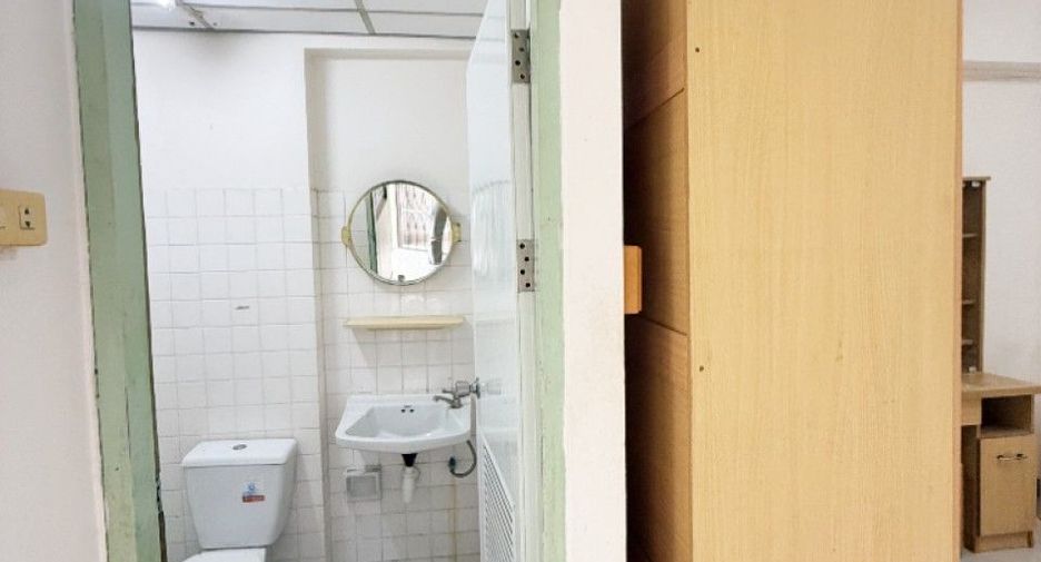 For sale 1 bed condo in Mueang Samut Prakan, Samut Prakan