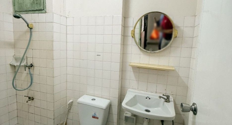 For sale 1 bed condo in Mueang Samut Prakan, Samut Prakan