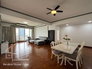 Condo en alquiler de 3 habitaciones en Watthana, Bangkok