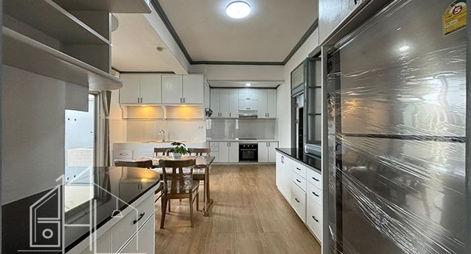 Wohnung zur Miete mit 3 Zimmer in Watthana, Bangkok