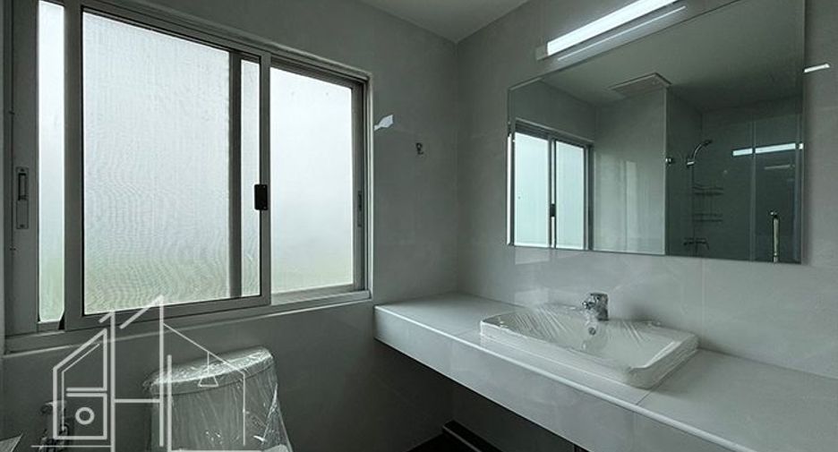 Wohnung zur Miete mit 3 Zimmer in Watthana, Bangkok