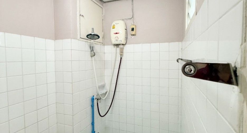For sale 1 bed condo in Mueang Samut Prakan, Samut Prakan