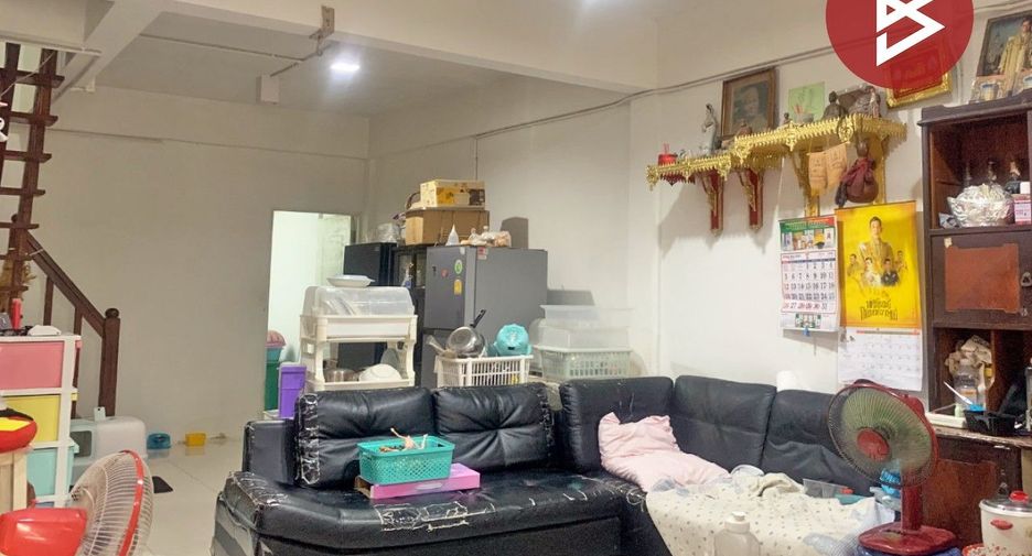 For sale 2 bedrooms townhouse in Mueang Samut Prakan, Samut Prakan