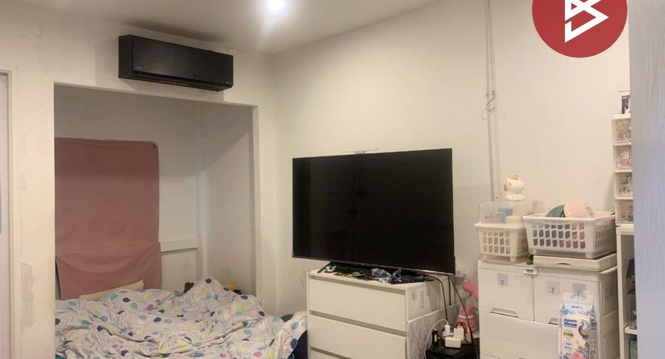 For sale 2 bedrooms townhouse in Mueang Samut Prakan, Samut Prakan