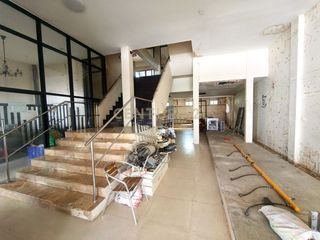 Gewerbefläche zum Kauf mit 4 Zimmer in Din Daeng, Bangkok