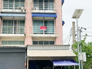 For sale 3 bedrooms retail Space in Bang Bo, Samut Prakan