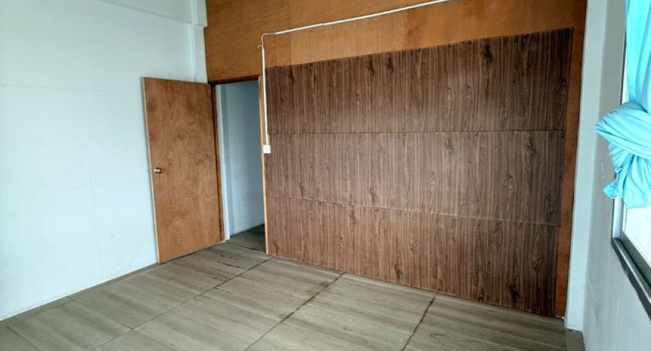 For sale 3 bedrooms retail Space in Bang Bo, Samut Prakan