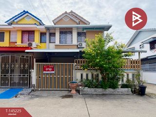 Casa adosada en venta de 3 habitaciones en Thung Khru, Bangkok
