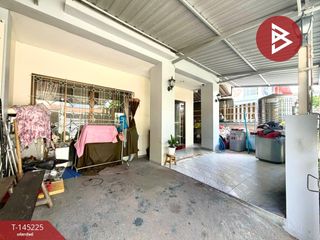 Casa adosada en venta de 3 habitaciones en Thung Khru, Bangkok