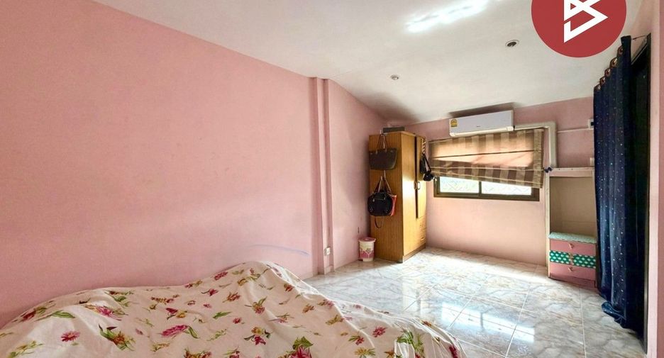 Casa adosada en venta de 3 habitaciones en Thung Khru, Bangkok