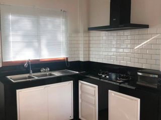 Casa en alquiler y en venta de 4 habitaciones en Mae Rim, Chiang Mai