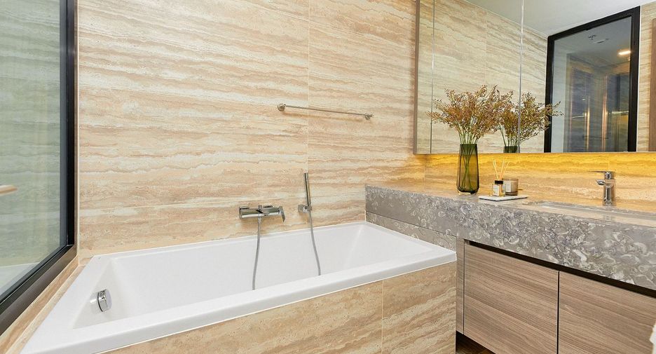 For rent 2 bedrooms apartment in Khlong Toei, Bangkok