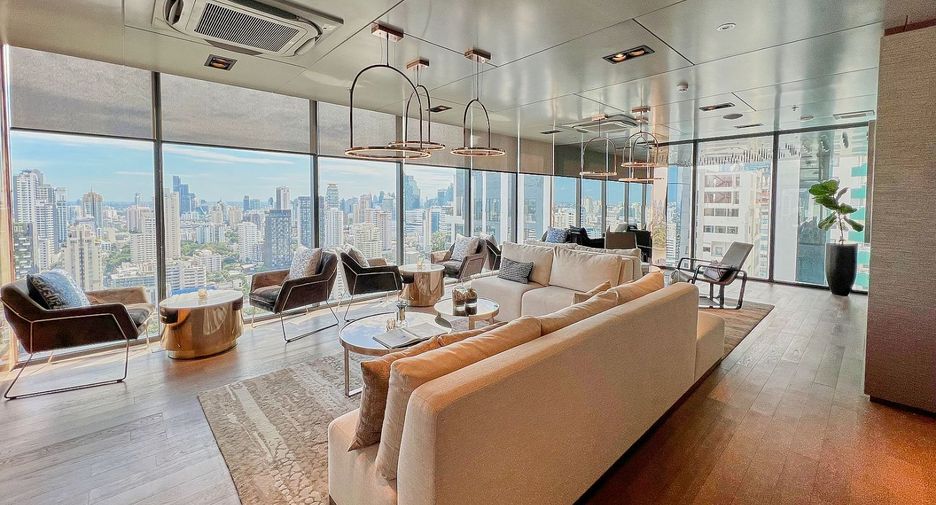 For rent 2 bedrooms apartment in Khlong Toei, Bangkok
