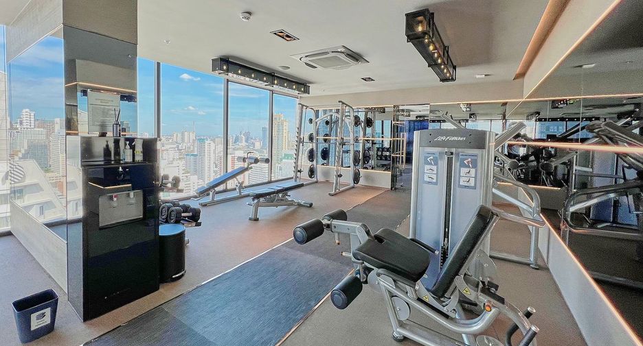 For rent 2 bedrooms apartment in Khlong Toei, Bangkok