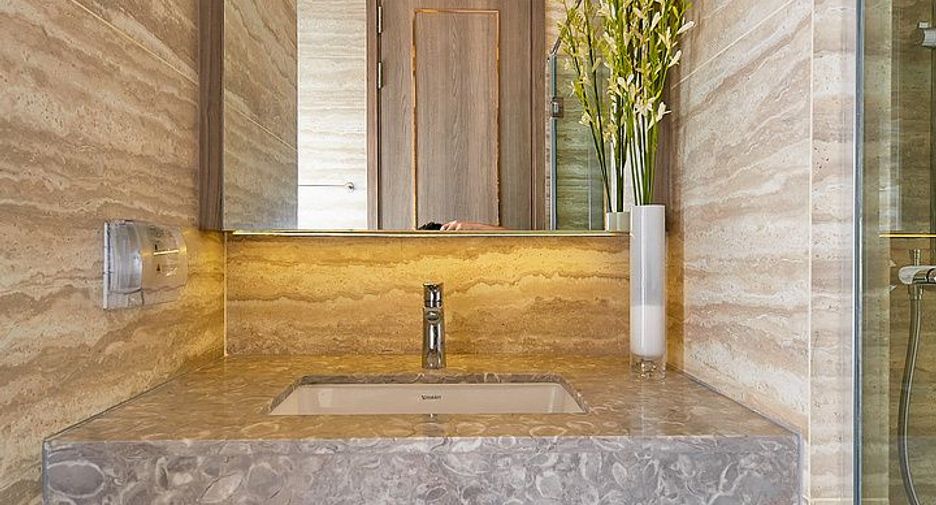 For rent 2 bedrooms apartment in Khlong Toei, Bangkok