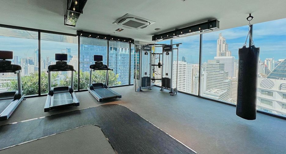 For rent 2 bedrooms apartment in Khlong Toei, Bangkok