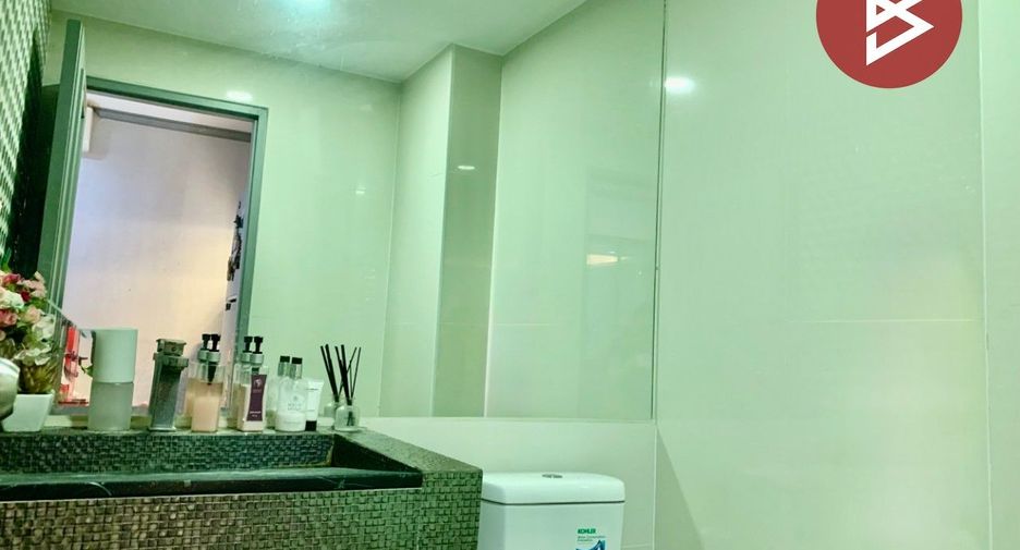 Casa adosada en venta de 3 habitaciones en Pak Kret, Nonthaburi