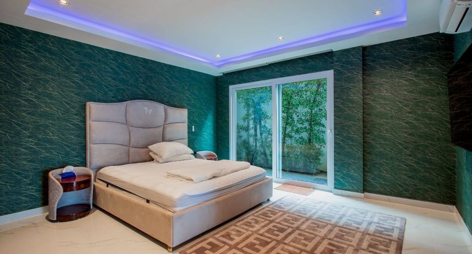 For sale 10 bedrooms villa in Bang Lamung, Chonburi