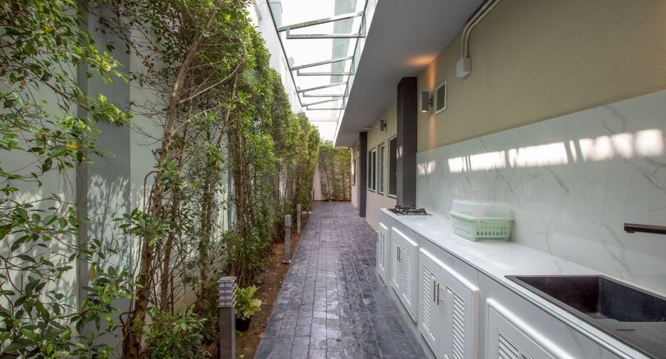 For sale 10 bedrooms villa in Bang Lamung, Chonburi